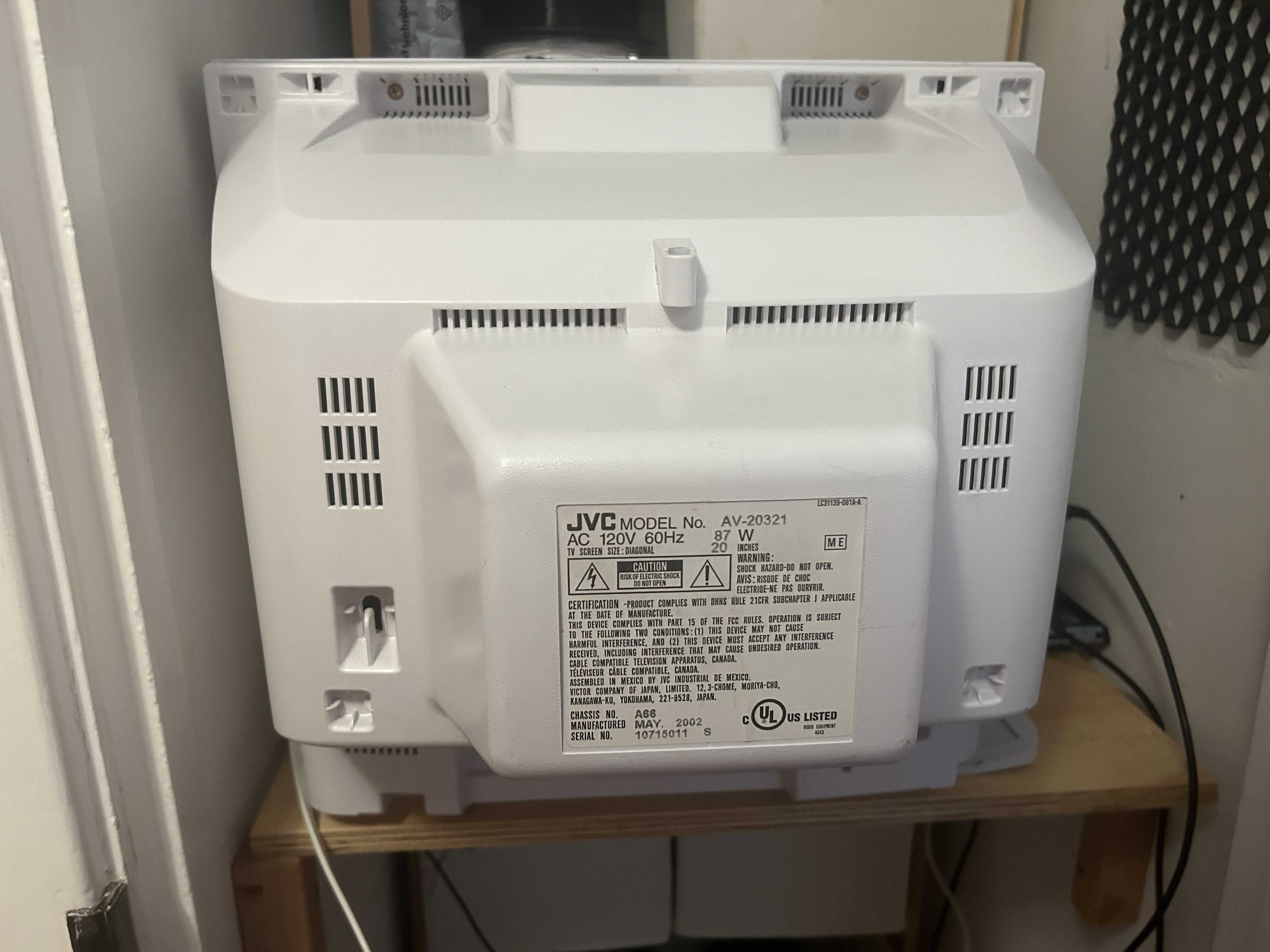 Rear picture of JVC AV-20321